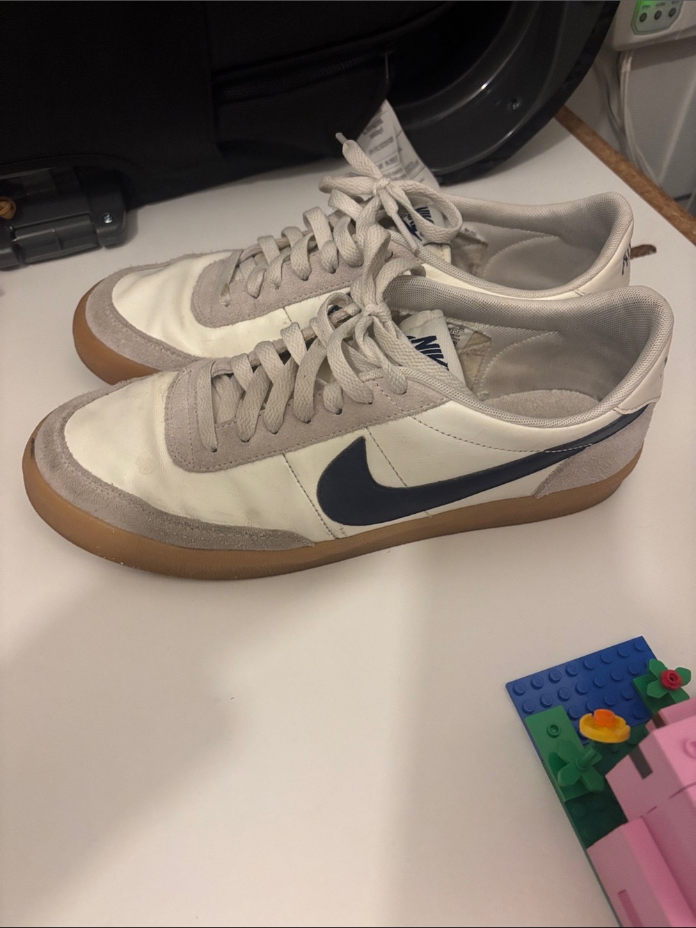 Nike Men’s Cream & Navy Low-Profile Sneaker